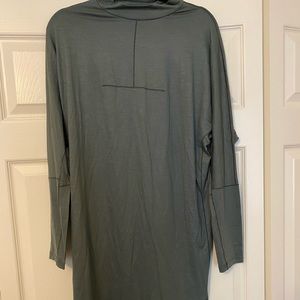 New with tags never worn LuluLemon Vindur Dress